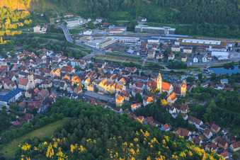 Altstadt mit Marktstraße Burg Hohenberg und Stiftskirche Heilig Kreuz in Horb am Neckar im Bundesland Baden-Württemberg, Deutschland