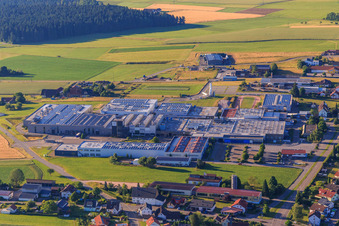 Industriegebiet Sulgener Straße aus Norden mit BETEK GmbH & Co.KG, SIMON GROUP Aichhalden, SITEK - A BETEK BRAND and Karl SIMON GmbH & Co. KG im Ortsteil Vorderaichhalden im Bundesland Baden-Württemberg, Deutschland
