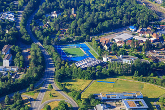 Sportplatz und -Halle des TV Villingen 1848 und des Gymnasium am Hoptbühl in Villingen-Schwenningen im Bundesland Baden-Württemberg, Deutschland