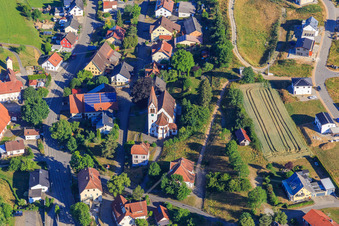 Kirche St. Johannes Baptist im Ortsteil Lackendorf in Dunningen im Bundesland Baden-Württemberg, Deutschland