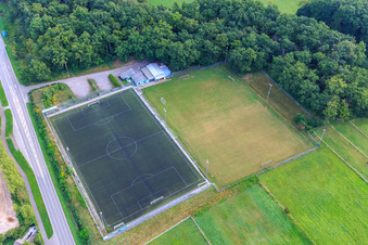 Sportplätze und Vereinsheim des FC Bienwald Kandel im Ortsteil Minderslachen im Bundesland Rheinland-Pfalz, Deutschland