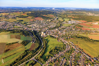 Ortübersicht von Osten mit Franz Juchem GmbH in Lebach im Bundesland Saarland, Deutschland