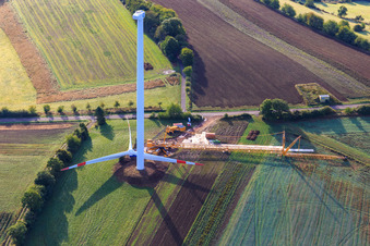 Luftbild von Repowering einer Windkraftanlage vor Montage der Rotoren im Ortsteil Sotzweiler in Tholey im Bundesland Saarland, Deutschland