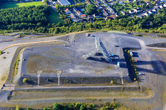 Luftbild von Saarpolygon "Tor in die Zukunft" auf der Bergenhalde in Ensdorf im Bundesland Saarland, Deutschland