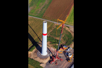 Repowering Windpark Minfeld. JUWI ersetzt vier Altanlagen (GE 1.5) aus 2004 durch zwei neue, modernen Anlagen vom Typ Vestas V162 mit je sechs Megawatt im Bundesland Rheinland-Pfalz, Deutschland aus der Vogelperspektive
