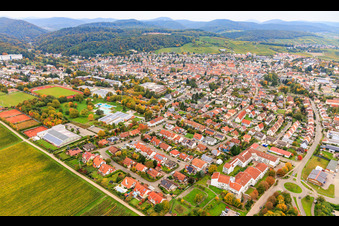 Bad Bergzabern aus Südosten im Bundesland Rheinland-Pfalz, Deutschland