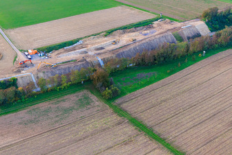 Büchungsarbeiten der Bahn AG an der Bahnlinie Winden-Weissenburg in Freckenfeld im Bundesland Rheinland-Pfalz, Deutschland