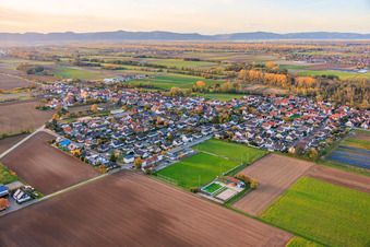 Freisbach von Südosten im Bundesland Rheinland-Pfalz, Deutschland