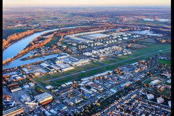 FSL Flugplatz Speyer/Ludwigshafen EDRY aus Nordwesten im Bundesland Rheinland-Pfalz, Deutschland