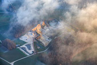 Sandgrube im Ortsteil Gleiszellen in Gleiszellen-Gleishorbach im Bundesland Rheinland-Pfalz, Deutschland