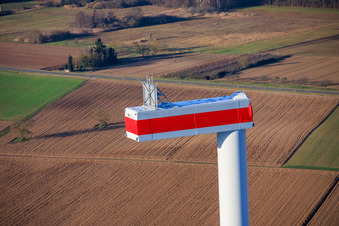 Luftaufnahme von Repowering des Windpark Minfeld. JUWI ersetzt vier Altanlagen (GE 1.5) aus 2004 durch zwei neue, modernen Anlagen vom Typ Vestas V162 mit je sechs MW im Bundesland Rheinland-Pfalz, Deutschland