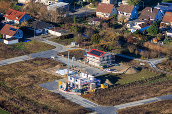 Schrägluftbild von Neubaugebiet zwischen Michelsbach und Fischmal in Leimersheim im Bundesland Rheinland-Pfalz, Deutschland