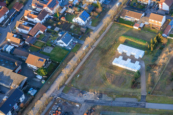 Containerlager an der Kandeler Straße in Rheinzabern im Bundesland Rheinland-Pfalz, Deutschland