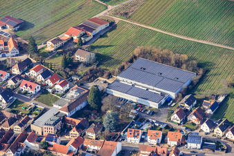 Luftbild von Tischlein Deck Dich - by Lilly und Weinhandlung Faßschlubber im Hotel Villa Königsgarten in Siebeldingen im Bundesland Rheinland-Pfalz, Deutschland