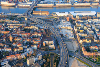 Gelände der künftigen Helmut-Kohl Allee auf dem Grund des bis auf die Grundmauern abgerissenen, ehemaligen Rathaus Center an der noch abzureissenden Hochstraße Nord(B44) im Ortsteil Mitte in Ludwigshafen am Rhein im Bundesland Rheinland-Pfalz, Deutschland