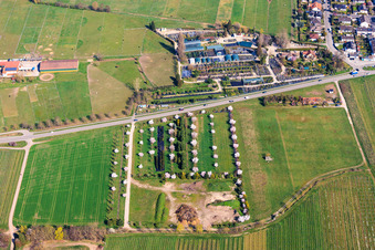 Pflanzenhof Toskanapark im Ortsteil Speyerdorf in Neustadt an der Weinstraße im Bundesland Rheinland-Pfalz, Deutschland