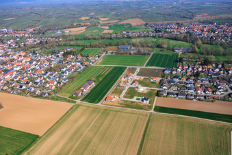 EFH-Baustellen im Neubaugebiet NIm Niederfeld im Ortsteil Ingenheim in Billigheim-Ingenheim im Bundesland Rheinland-Pfalz, Deutschland