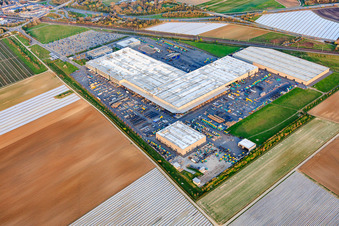 Firmengelände der Joseph Vögele AG im Ortsteil Rheingönheim in Ludwigshafen am Rhein im Bundesland Rheinland-Pfalz, Deutschland