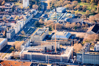 KARLA Baustelle an der Kriegstraße vor der Stadthalle Karlsruhe am Festplatz und Novotel Karlsruhe City im Ortsteil Südweststadt im Bundesland Baden-Württemberg, Deutschland