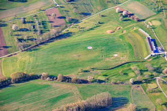Driving Range am Golfplatz Golfpark Karlsruhe - GOLF absolute am Gut Batzenhof im Ortsteil Hohenwettersbach im Bundesland Baden-Württemberg, Deutschland