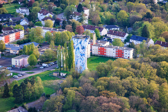 Bemalter Wasserturm an der Rue du Château d'Eau im Ortsteil La Carriere in Saint-Avold im Bundesland Moselle, Frankreich