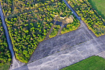 Parkposition am ehemaligen Miltärflugplatz Grostenquin im Bundesland Moselle, Frankreich