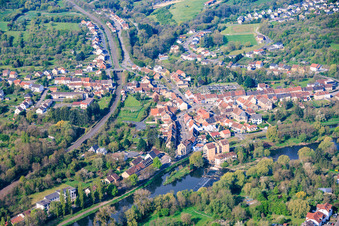 Alte Mühle Welferding Wasserkraftwerk auf einer Insel in der der Saar in Saargemünd im Bundesland Moselle, Frankreich