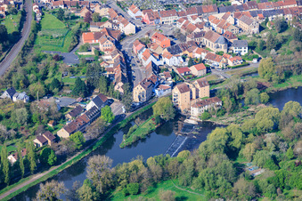 Alte Mühle Welferding Wasserkraftwerk auf einer Insel in der der Saar in Saargemünd im Bundesland Moselle, Frankreich