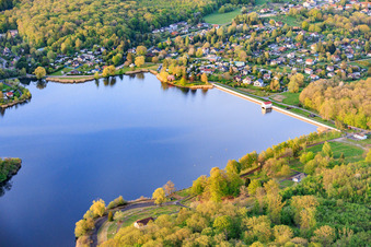 Damm La digue de dief am Étang de Diefenbach in Puttelange-aux-Lacs im Bundesland Moselle, Frankreich