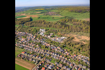 Dorfansicht im Bliestal mit Bliesmühle im Ortsteil Breitfurt in Blieskastel im Bundesland Saarland, Deutschland