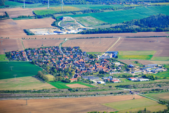 Dorfansicht aus Süden jenseits der A4 in Bucha im Bundesland Thüringen, Deutschland