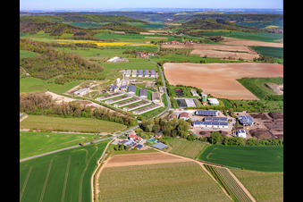 Industriegebiet Zinna mit Komposthalden der GEMES Abfallentsorgung und Recycling GmbH in Schöngleina im Bundesland Thüringen, Deutschland