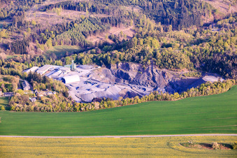 Tagebau von Debus Schiefer GmbH an der KZ-Gedenkstätte Laura im Ortsteil Schmiedebach in Lehesten im Bundesland Thüringen, Deutschland