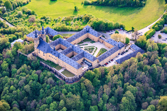 Kloster Banz mit Kaisersaal, Klosterkirche St. Dionysius und St. Petrus, Skulptur und Gedenkstätte Valentin Rathgeber und Hanns-Seidel-Stiftung - Kloster Banz im Ortsteil Unnersdorf in Bad Staffelstein im Bundesland Bayern, Deutschland