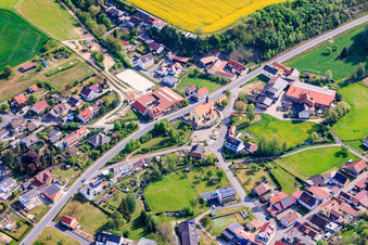 Dorfzentrum mit Kirche St. Martin im Ortsteil Münster in Eußenheim im Bundesland Bayern, Deutschland