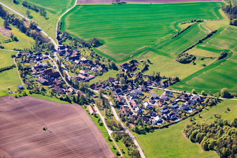 Dorfansicht aus Nordwesten im Ortsteil Schirnewitz in Altenberga im Bundesland Thüringen, Deutschland