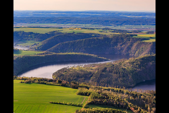 Seenlandschaft der Talsperre Hohenwarte aus Südosten im Ortsteil Neidenberga in Drognitz im Bundesland Thüringen, Deutschland
