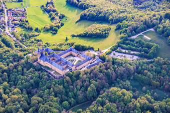 Kloster Banz mit Kaisersaal, Klosterkirche St. Dionysius und St. Petrus, Skulptur und Gedenkstätte Valentin Rathgeber und Hanns-Seidel-Stiftung - Kloster Banz im Ortsteil Unnersdorf in Bad Staffelstein im Bundesland Bayern, Deutschland