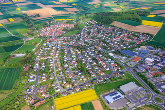 Ortsansicht von Südosten mit NETTO, REWE und Alde Deutschland in Euerbach im Bundesland Bayern