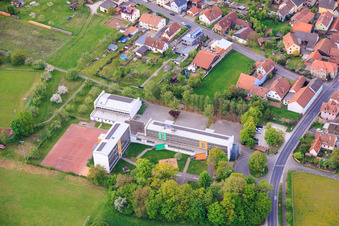 Johannes-Petri-Schule im Ortsteil Langendorf in Elfershausen im Bundesland Bayern, Deutschland