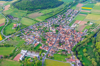 Langendorf aus Nordosten in Elfershausen im Bundesland Bayern, Deutschland