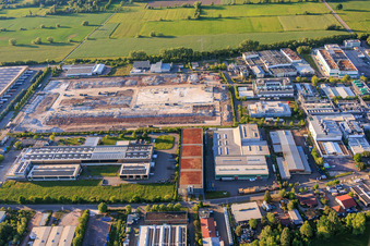 Industriegebiet Landau Ost mit dem Abrissgelände des seit 2005 geschlossenen füheren Standorts Ronal GmbH (früher Alcan Aluminium-Presswerk Pfalz GmbH) in Landau in der Pfalz im Bundesland Rheinland-Pfalz, Deutschland