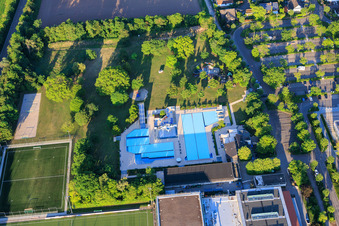 Am Schwimmbad in Offenbach an der Queich im Bundesland Rheinland-Pfalz, Deutschland