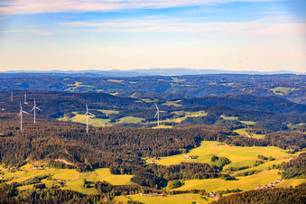 Windpark aus Nordosten in Schiltach im Bundesland Baden-Württemberg, Deutschland