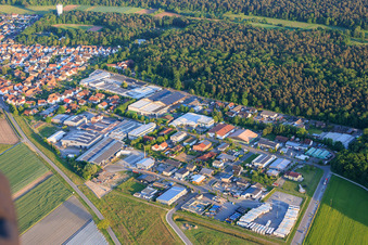 Gewerbegebiet Im Gereut aus Nordwesten in Hatzenbühl im Bundesland Rheinland-Pfalz, Deutschland