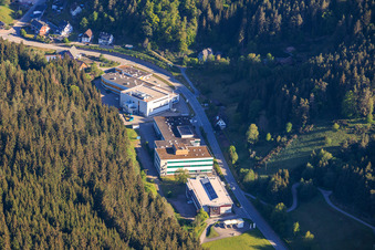 SKT Schwarzwälder Kugel-und Rollentechnik GmbH & Co. KG und Firmencampus blukii im Ortsteil Tennenbronn in Schramberg im Bundesland Baden-Württemberg, Deutschland