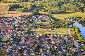 Erste Wohnhausbaustellen am Neubaugebiet „Im Brühl“ mit insgesamt 68 Baugrundstücken in Leimersheim im Bundesland Rheinland-Pfalz, Deutschland