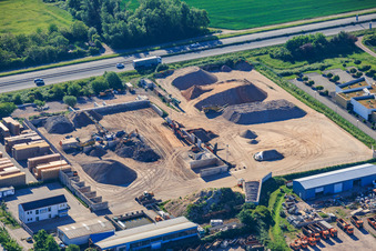 Industriegebiet Lerchenweide mit Gerst Bauservice GmbH (Bauschuttrecycling-Schüttgüter-Containerdienst) in Venningen im Bundesland Rheinland-Pfalz, Deutschland
