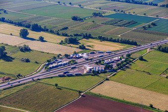 Serways Raststätte Pfälzer Weinstrasse an der A65 in Edesheim im Bundesland Rheinland-Pfalz, Deutschland