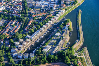 Wohnbebauung Hafenstraße, SEA LIFE Speyer und GERMANN YACHTING GmbH - Segelschule im Bundesland Rheinland-Pfalz, Deutschland